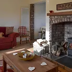 Pasture House * هونمانبي