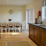 Pasture House * هونمانبي